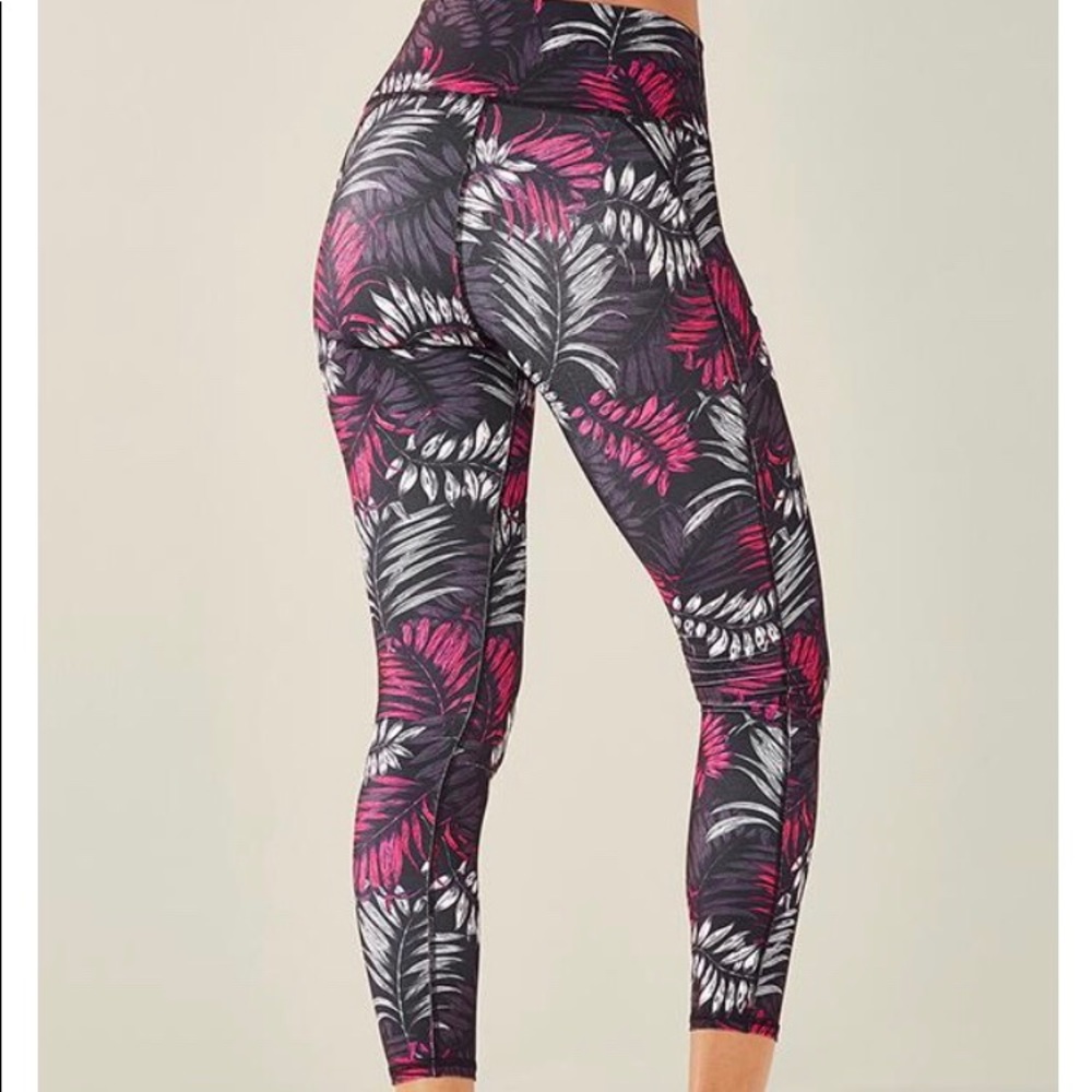 Fabletics high waisted Capri NWT size L
